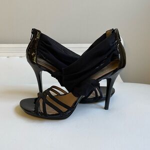 DONALD J PLINER BLACK PATENT LEATHER OPEN TOE SANDAL ZIPPERS SHEER ANKLE STRAPS